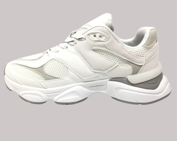Zapatillas blancas de estilo urbano con detalles grises